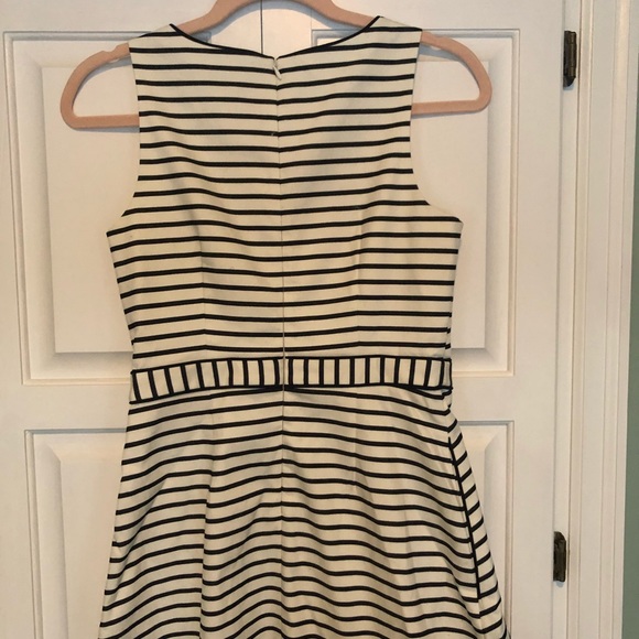 Striped dress with pockets - Picture 3 of 6